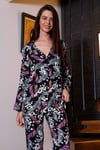 Çiçek ve Yaprak Desenli Düğmeli Gömlek Yakalı Saten Pijama Takımı