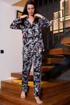 Çiçek ve Yaprak Desenli Düğmeli Gömlek Yakalı Saten Pijama Takımı