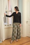 Çiçek Yaprak ve Etnik Desenli Uzun Kollu Pijama Takımı