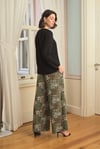 Çiçek Yaprak ve Etnik Desenli Uzun Kollu Pijama Takımı