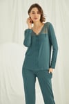 Yakası ve Omzu Dantelli Önü Boydan Düğmeli Pijama Takımı