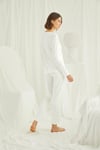 Yakası ve Omzu Dantelli Önü Boydan Düğmeli Pijama Takımı