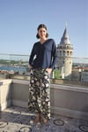 Yaprak Desenli Uzun Kollu V Yaka Pijama Takımı