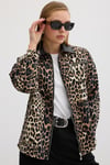 M28-5785-506MarkasızMONTKadın Leopar Desenli Yaka Garnili Mont LEOPAR DESENLİ