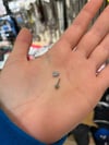 Gümüş Renk Cerrahi Çelik Ok Detaylı  Piercing