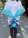 Kulaklı Fermuarlı Stich Peluş