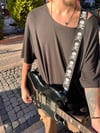 Kuru Kafa Danger Detaylı Gitar Askısı