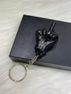 Parmakla Gösterilen Keychain - Siyah