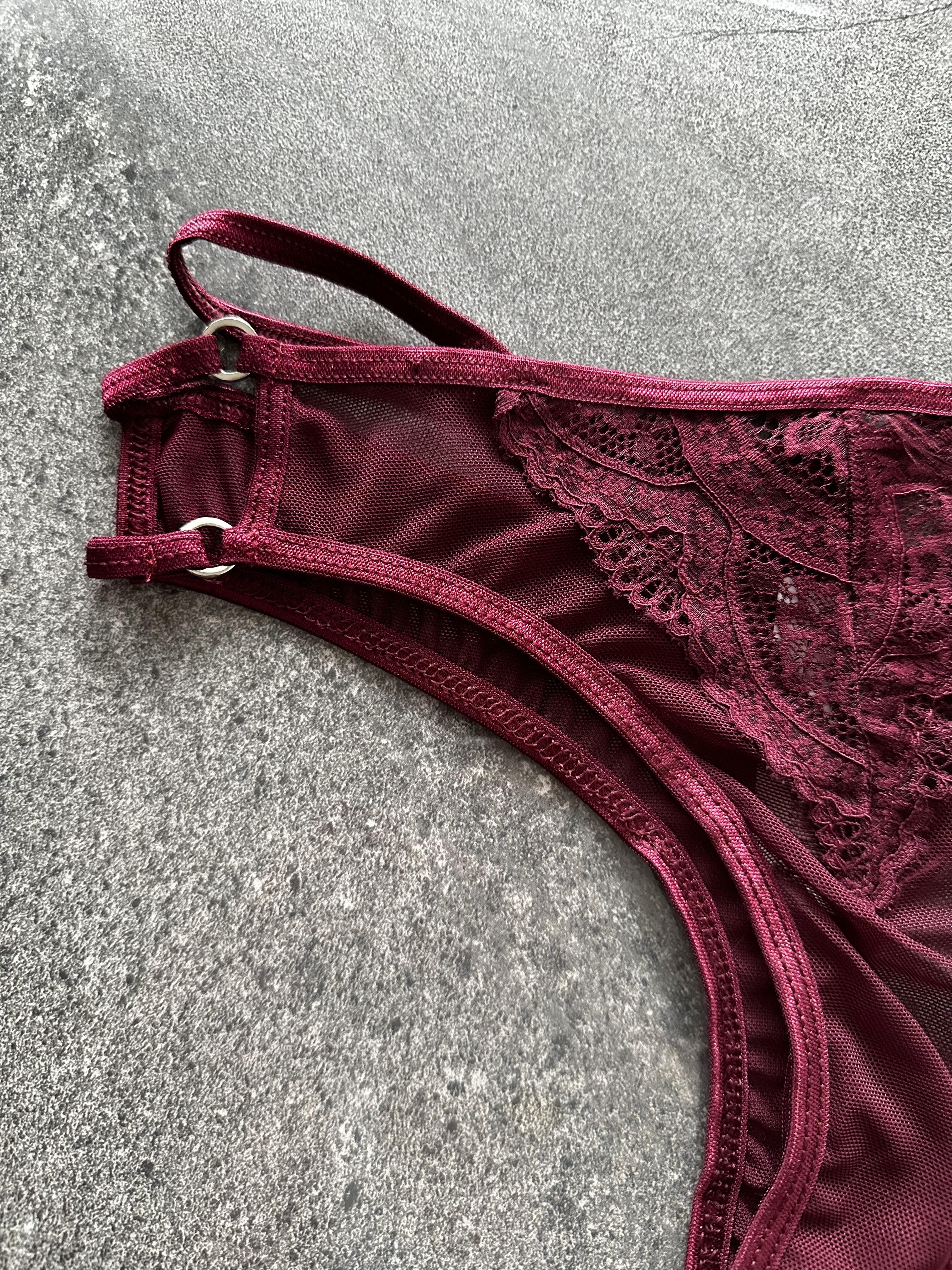 Halka Detaylı İpli Bordo Tanga 4776