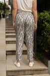 Beli Lastik Detay Cepli Zebra Desenli Kadın Pantolon