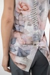 Bisiklet Yaka Detaylı Gül Ve Yazı Baskı Desenli Tshirt