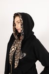 Kapüşon Detaylı Leopar Desenli Taş Ve Yazılı Hırka