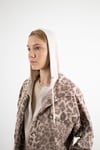 Leopar Desenli İçi Polar Detaylı Kapüşonlu Ceket