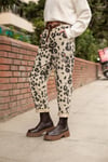 Leopar Desenli Likralı Pantolon