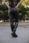 Sıvama Detay Deri Görünümlü Pantolon