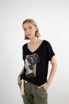 V Yaka Detaylı Taş Ve Baskı Desenli  Tshirt
