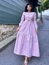 Tesettür Yakalı Pembe-Bordo Çiçekli Kat Kat Elbise
