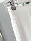 BEYAZ YANLARI DİKİŞLİ PANTOLON
