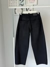 BLACK BARREL JEAN