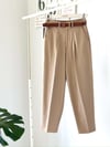 KEMERLİ GABARDİN PANTOLON
