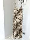 LEOPAR DESEN SATEN ELBİSE