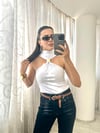 Beyaz Göğüsten Tokalı Penye Bluz