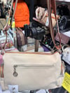 Krem  kumaş  Nas Bag Kadın Çapraz Çok Gözlü Günlük Çanta  ( 30x22 cm ebatlarındadır.