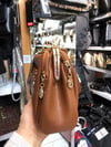 Nas Bag Burslu Klipsli Vintage Omuz ve Çapraz Çanta (23x20 cm ebatlarındadır) Taba Victoria