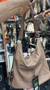 Yıkanmış deri sırt ve kol çantası 37cm35