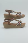 MASİSMASİS RİSLANO CAMEL BONCUKLU SANDALET