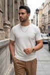 Erkek Beyaz Bisiklet Yaka Fitilli Örme Dik Çizgi Regular Kalıp Kısa Kol Tişört