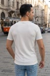 Erkek Beyaz Bisiklet Yaka Fitilli Örme Dik Çizgi Regular Kalıp Kısa Kol Tişört