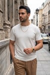 Erkek Beyaz Bisiklet Yaka Fitilli Örme Dik Çizgi Regular Kalıp Kısa Kol Tişört