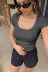 Kadın Antrasit U Yaka Kısa Kollu Fitilli Kaşkorse Body T-Shirt