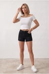 Kadın Beyaz Renkli Kayık Yaka Vücuda Oturan Basic Esnek Crop Bluz