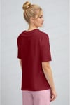 Kadın Bordo Kurdele Kabaran Dokulu Baskı Regular Fit Normal Kalıp T-shirt