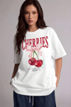 Kadın Cherries Ekru Beyaz Oversize Fit Bol Geniş Kalıp Salaş Kesim T-shirt