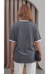 Kadın Gri Beyaz Biye Garnili Orta Kalın Kumaş Bisiklet Yaka Yarım Oversize Salaş T-shirt