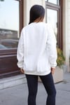 Kadın Kırık Beyaz Krem Ekru 1997 Baskılı 0 Sıfır Yaka Oversize Salaş Bol Kesim Polar Sweatshirt
