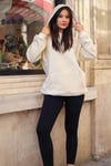Kadın Kırık Beyaz Krem Ekru Düz Kapüşonlu Oversize 3 iplik Şardonlu Salaş Bol Kesim Hoodie Sweatshirt
