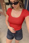 Kadın Kırmızı U Yaka Kısa Kollu Fitilli Kaşkorse Body T-Shirt