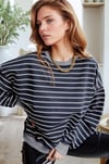 Kadın Lacivert-Gri Çizgil Renk Bloklu 0 Sıfır Yaka Oversize Salaş Bol Kesim Polar Sweatshirt