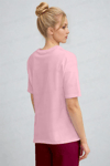 Kadın Pembe Kurdele Kabaran Dokulu Baskı Regular Fit Normal Kalıp T-shirt
