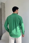 Nairobi Yeşil Soft Keten Görünümlü Yarım Oversize Rahat Kalıp Gömlek