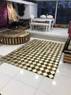Leopar ve altın varaklı deri halı