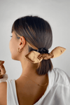 Kulaklı Saten Scrunchie Toka Altın