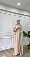Bej - Kemerli Saten Elbise 