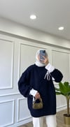 Kolları Beyaz Gömlek Detaylı - Lacivert Kazak