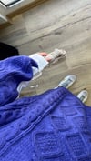 Mor Kolları Gömlek Detaylı Kazak
