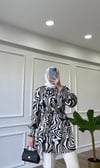 Siyah - Saten Desenli Kemerli Tunik 